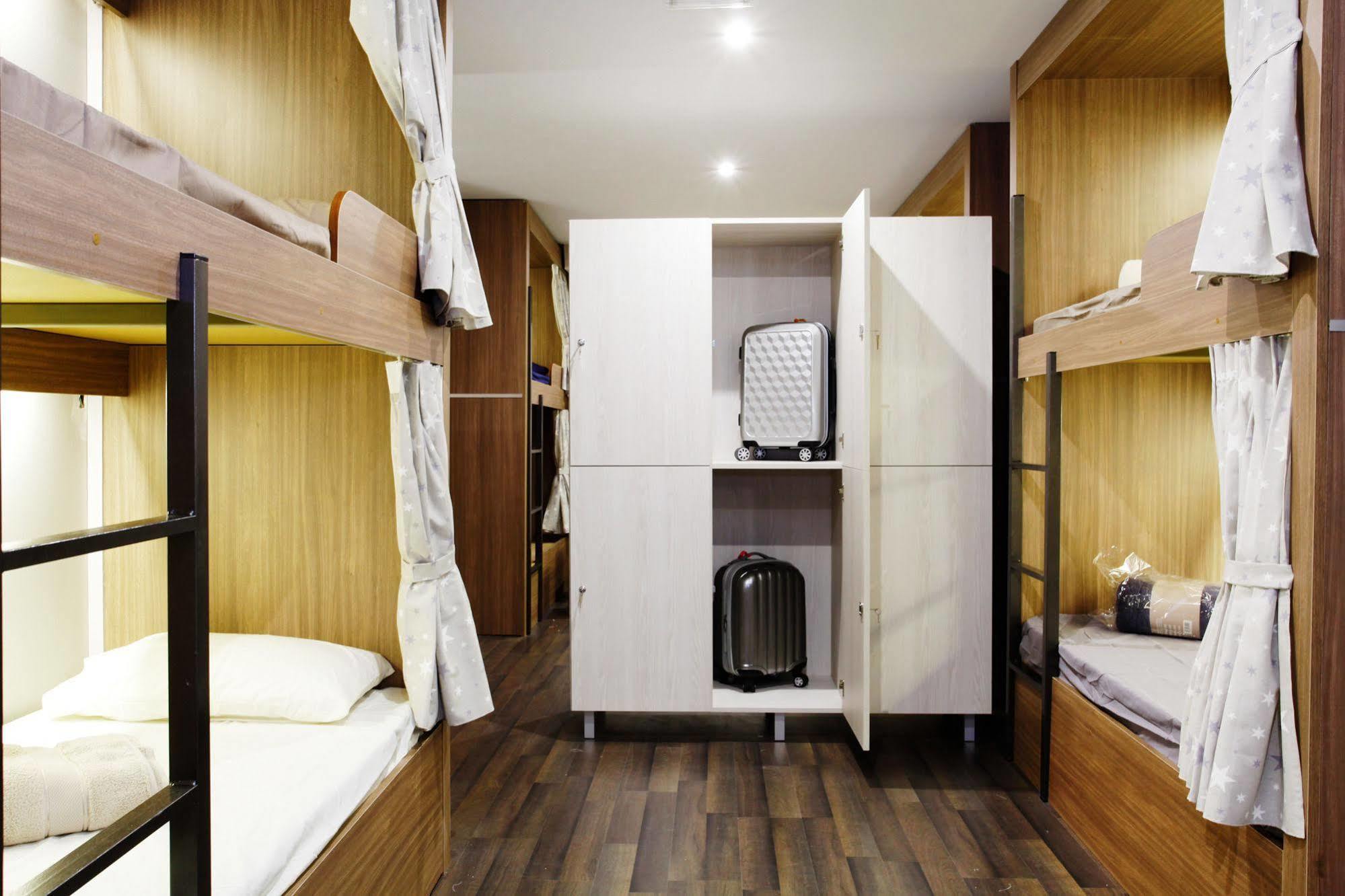 Barcelona & You Hostel Sagrada Familia ภายนอก รูปภาพ